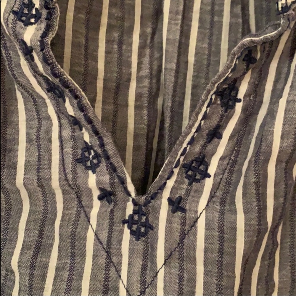 Universal Thread Chambray Top Size S - image 2